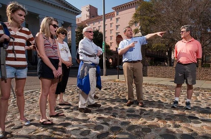 Historic Charleston Walking Tour: Rainbow Row, Churches, and More - Churches and graveyards along the route
