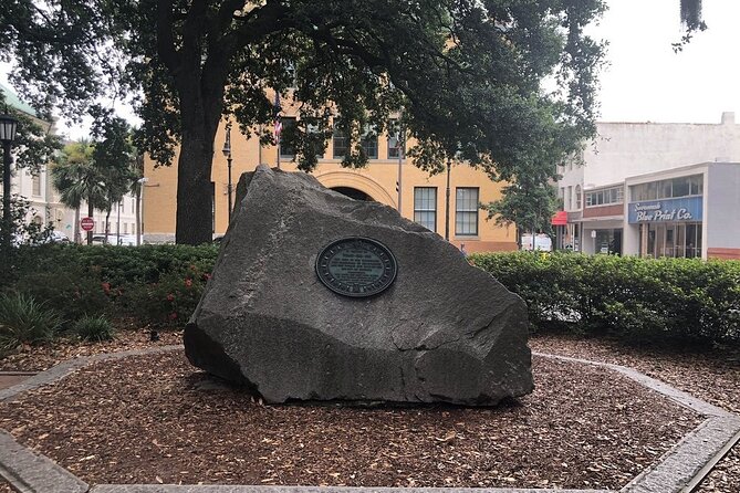 Historic Savannah Guided Walking Tour - Factors Walk, River Street, and Savannah’s Working Past