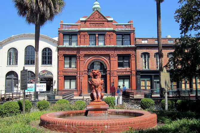 Historic Savannah Guided Walking Tour - Colonial Park Cemetery and Stories Beyond the Pretty Facades