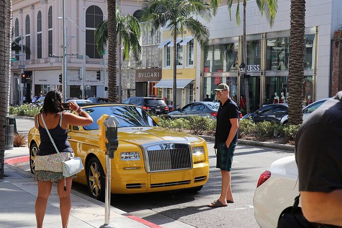 Hollywood and Celebrity Homes Bus Tour - Rodeo Drive and Beverly Hills luxury