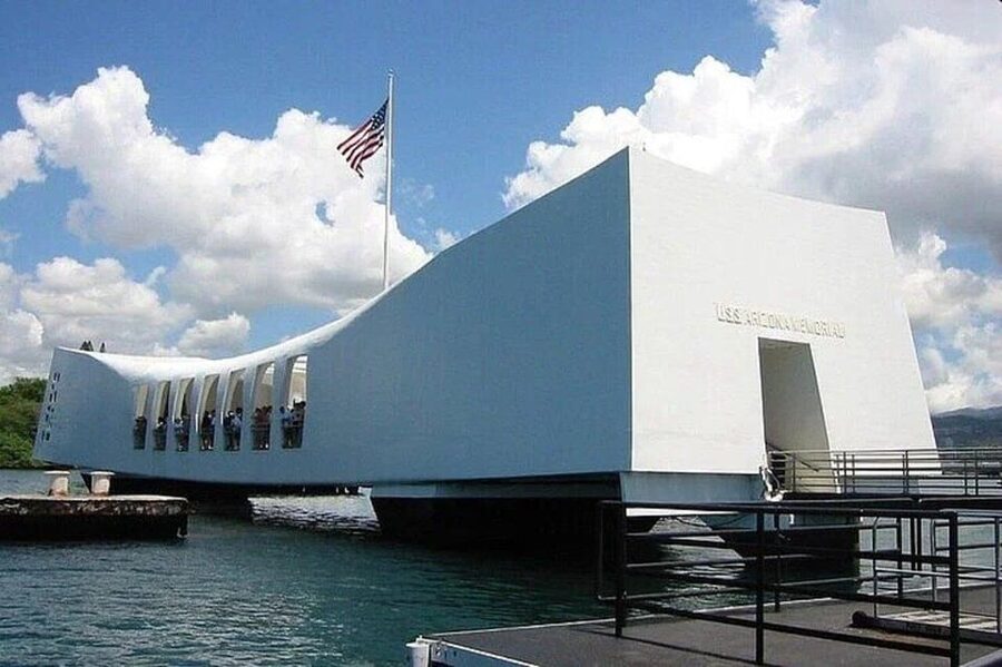 Honolulu: Pearl Harbor USS Arizona Memorial Tour - The guide can shape the experience