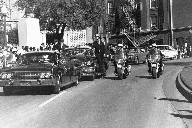 John F. Kennedy Trolley Tour in Dallas - The Sixth Floor Museum is close, but not included