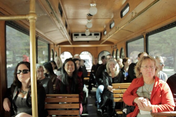 John F. Kennedy Trolley Tour in Dallas - Recorded audio and live guides work together