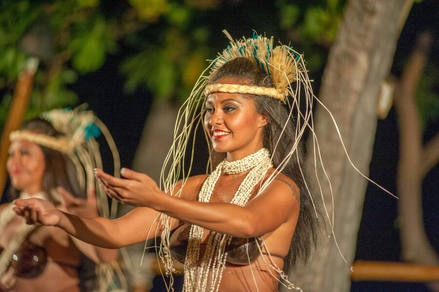 Kailua-Kona: Voyagers of the Pacific Luau with Buffet Dinner - From cultural introductions to the fire knife finale