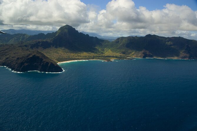 Kauai Airplane Tour: Na Pali Coast, Waterfalls & Window Seats - Wailua Falls and the eastern waterfalls