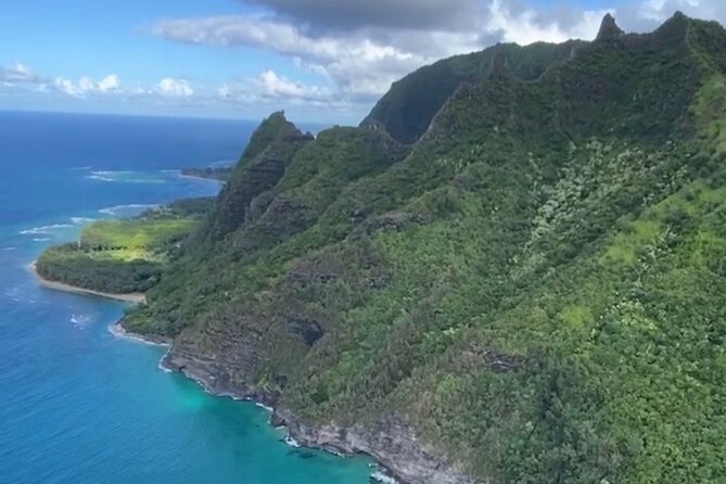 Kauai: Hughes 500 4-Passenger Doors-Off Helicopters - Waimea Canyon from a high angle