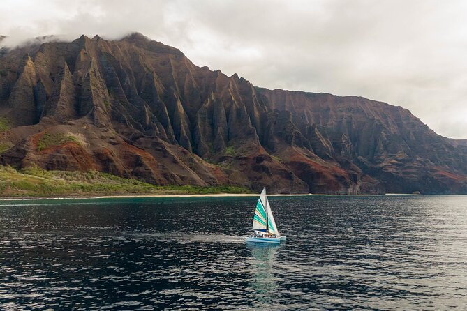 Kauai: Leila Na Pali Sunset Dinner Sail - Rough water is the main tradeoff
