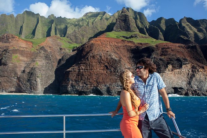 Kauai: Na Pali Sunset & Sightsee Boat Tour - How rough is the water?