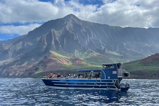Kauai: NaPali Boat Tour on the Amelia K - Why the NaPali Coast is best seen from the Amelia K