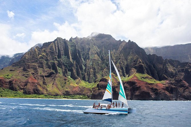 Kauai’s Na Pali Coast Snorkel and Sail Tour - Why the Na Pali Coast Looks Best From the Sea