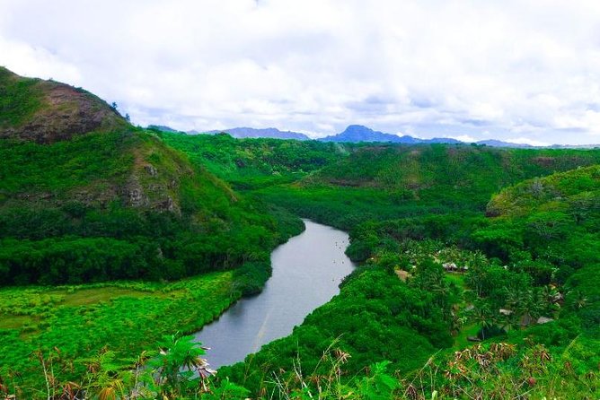 Kauai Waimea Canyon, Wailua River Boat and Fern Grotto Tour - Wailua River and Fern Grotto: a calm start