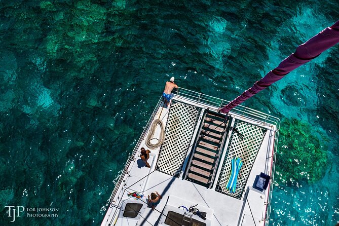 Kealakekua Bay (Captain Cook Monument) Snorkel and Sail Adventure - Entering the marine sanctuary near Captain Cook