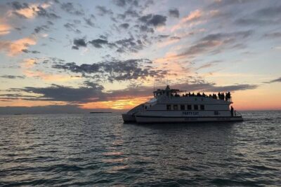 Key West Sunset Cruise: Dinner, Live Music & Drinks Included