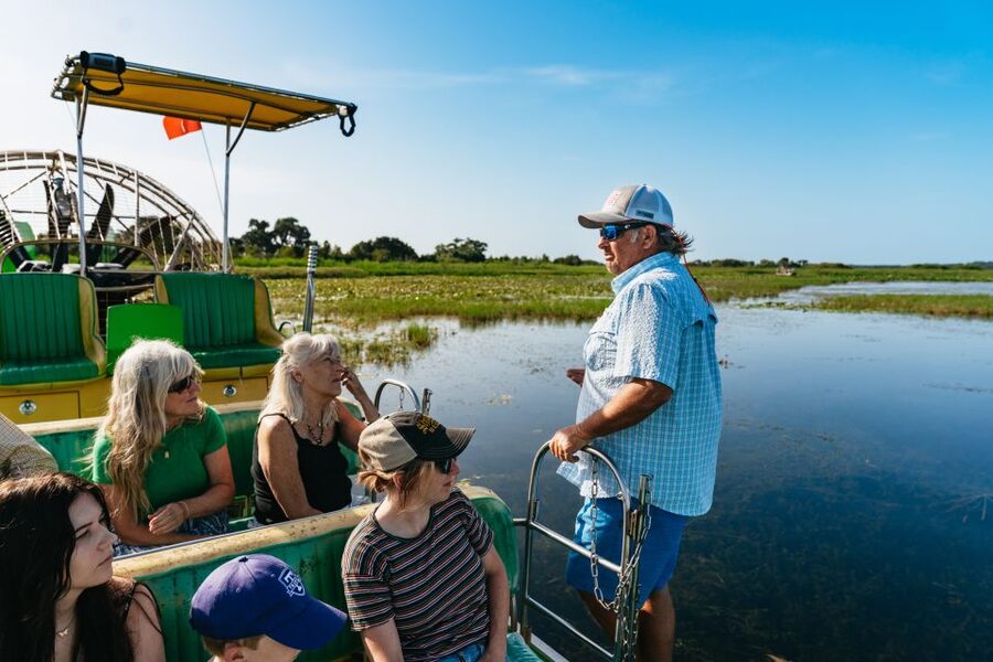 Kissimmee: Everglades Airboat Adventure Tour - The first few minutes on the airboat