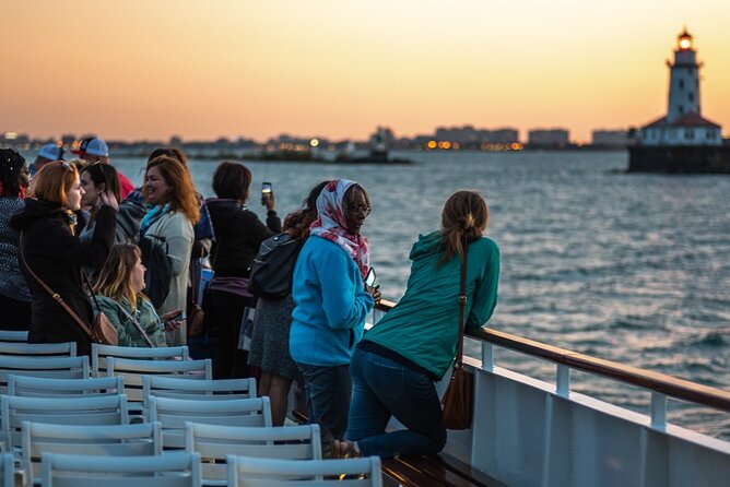 Lake Michigan Sunset Cruise in Chicago - The guide, narration, and onboard atmosphere