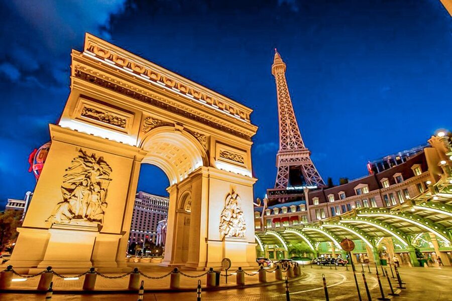 Las Vegas: Eiffel Tower Viewing Deck Entrance Ticket - Taking photos without losing your patience