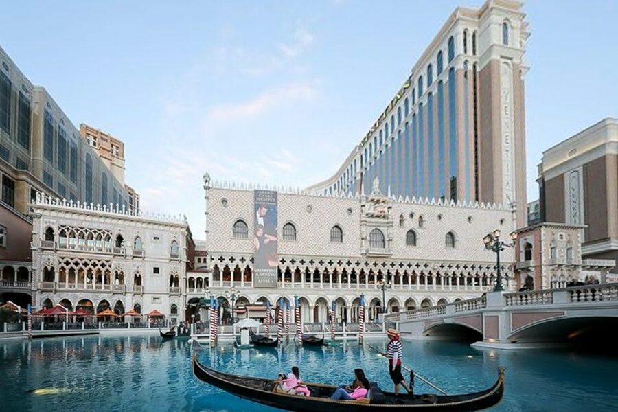 Las Vegas: Entry to Madame Tussauds with a Gondola Cruise - Two Las Vegas attractions in one easy plan