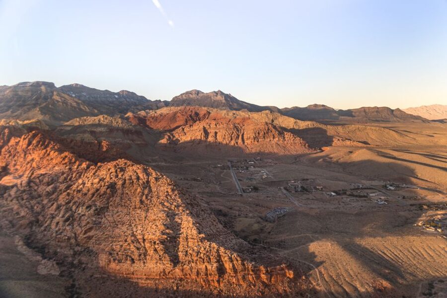 Las Vegas: Helicopter Night Flight over the Strip - The Red Rock Canyon sunset landing