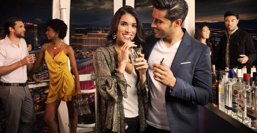 Las Vegas: High Roller Entry Ticket with In-Cabin Open Bar - The open bar cabin and its social mood