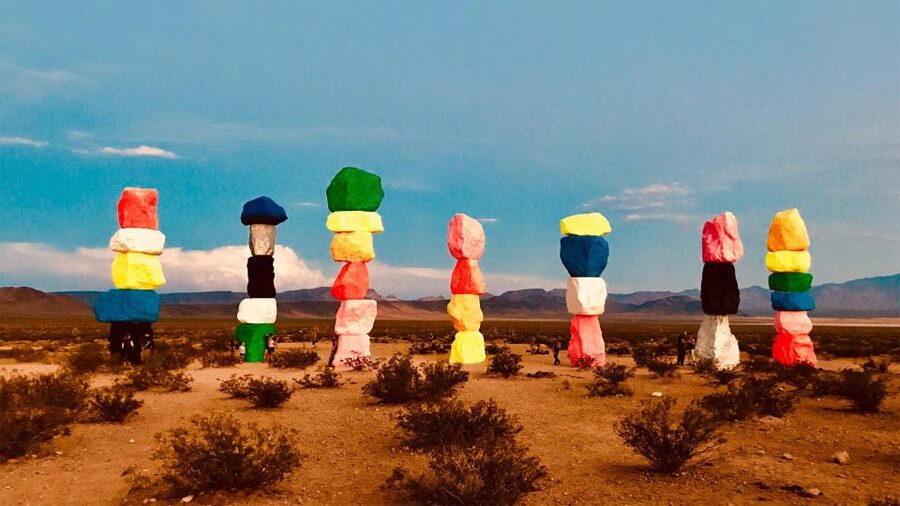 Las Vegas: Mojave Desert, 7 Magic Mountains, Vegas Sign Tour - Who should book this experience