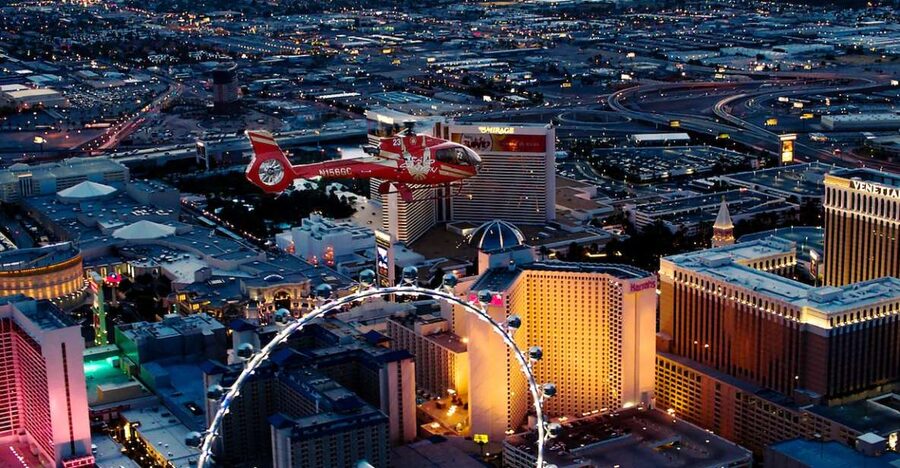 Las Vegas: Night Helicopter Flight over Las Vegas Strip - The flight itself: quick, smooth, and packed with views