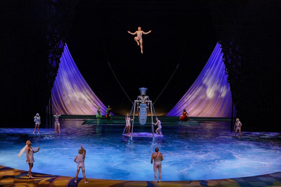 Las Vegas: “O” by Cirque du Soleil at Bellagio - Who should see O?