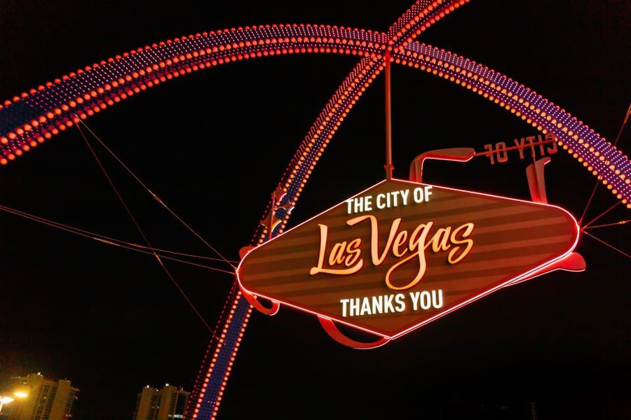 Las Vegas: Sightseeing Night Tour by Open-top Bus - What the commentary adds