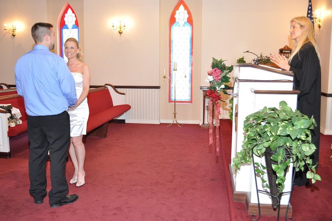 Las Vegas Wedding at A Special Memory Wedding Chapel - The one-hour Strip photo tour