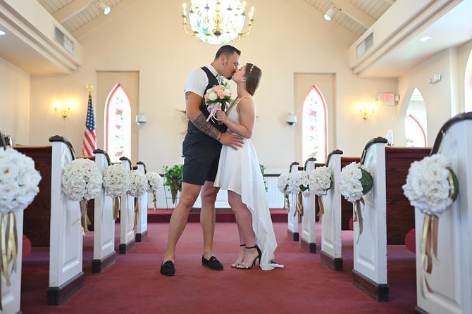 Las Vegas Wedding at A Special Memory Wedding Chapel - What the price really covers