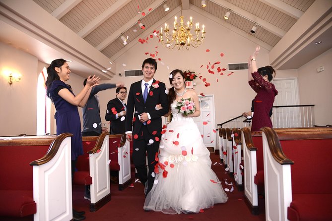Las Vegas Wedding at A Special Memory Wedding Chapel - The chapel ceremony: short, personal, and traditional