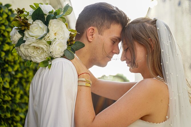 Las Vegas Wedding at The Little Vegas Chapel - What the $299 price really covers