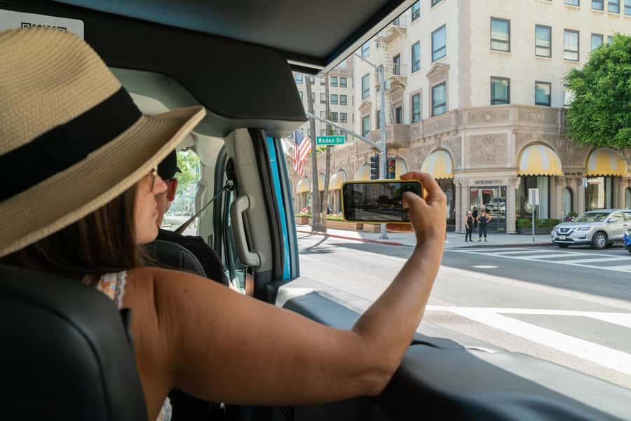 Los Angeles: Celebrity Homes and Hollywood Open-Air Bus Tour - Timing, traffic, and the photo problem