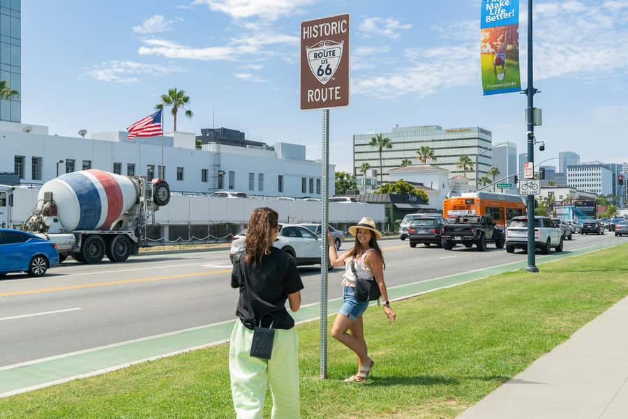 Los Angeles: Celebrity Homes and Hollywood Open-Air Bus Tour - Starting on Hollywood Boulevard