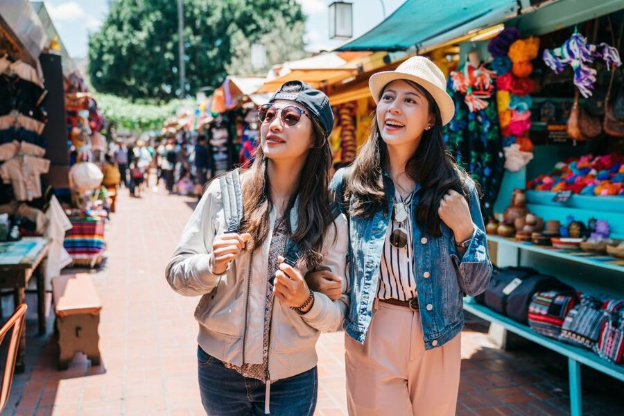 Los Angeles: Hop-On Hop-Off Bus Tour with Audio Guide - Red Route: Hollywood, Beverly Hills, and the city’s famous addresses