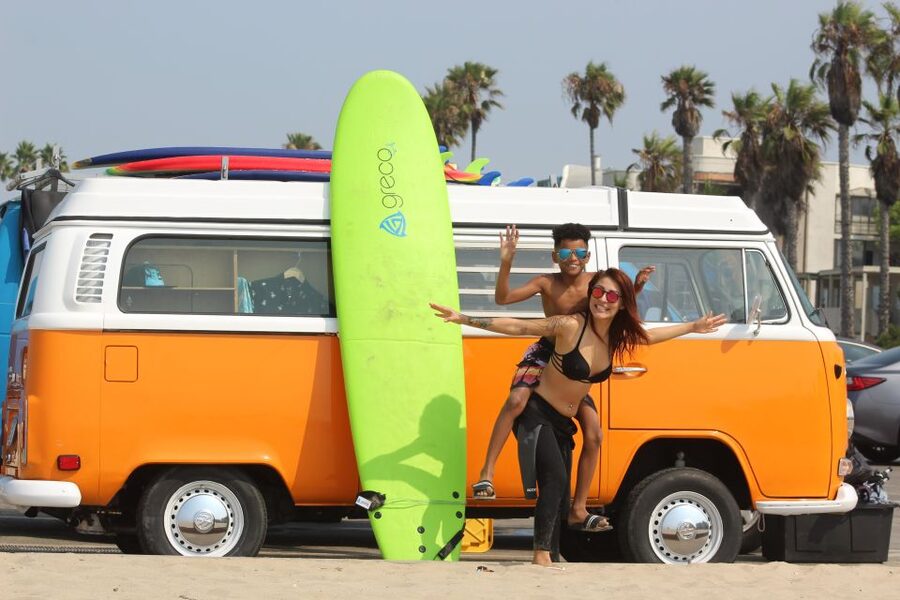 Los Angeles: Surfing Lesson in Venice Beach - The first 30 to 40 minutes: learning on the sand