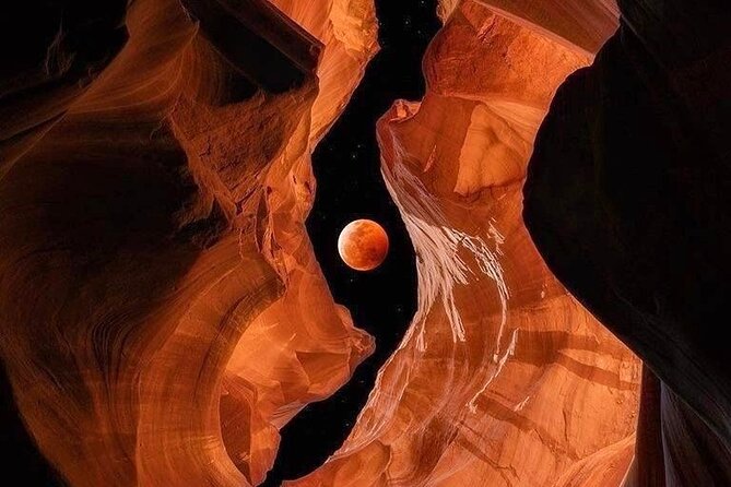 Lower Antelope Canyon and Horseshoe Bend Day Tour with Lunch - The road to Page and the Virgin River Gorge