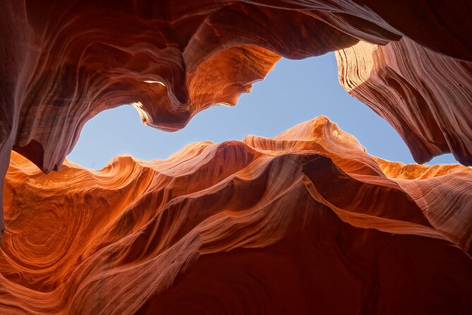 Lower Antelope Canyon Hiking Tour - Navajo guides add more than directions