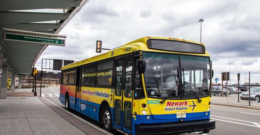 Manhattan: Bus Transfer from/to Newark Airport - Choosing among the three Midtown stops