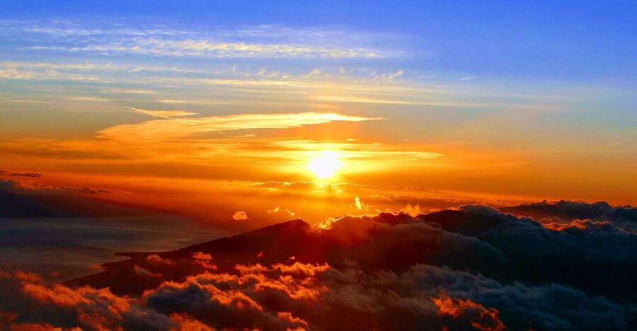 Maui: Haleakala National Park Sunrise Tour - Breakfast at Cafe OLei and Maui Tropical Plantation