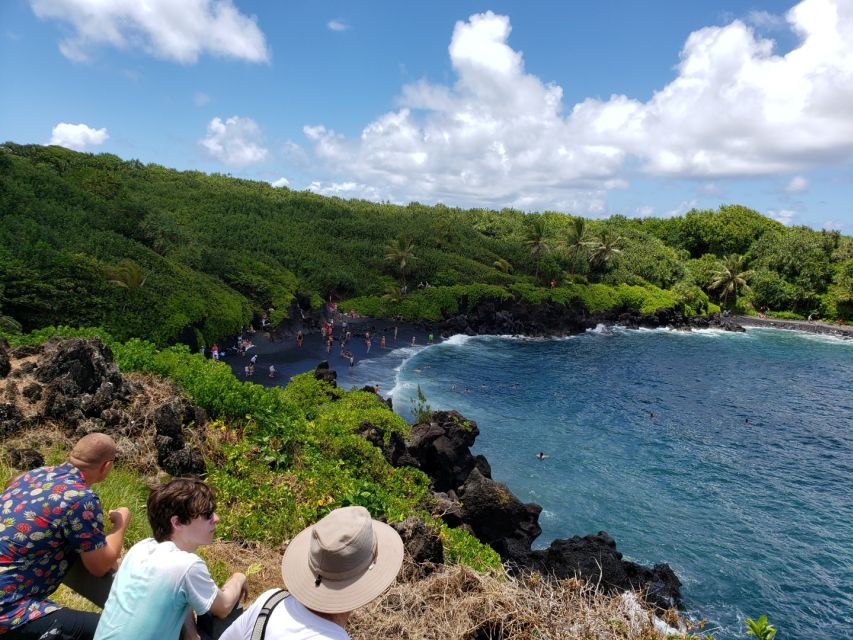 Maui: Road to Hana Adventure with Breakfast & Lunch - Lunch with scenery, not a restaurant crowd