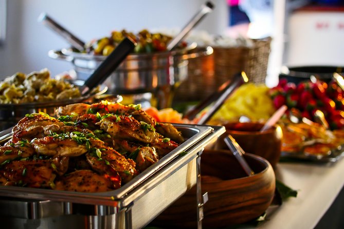 Maui Sunset Dinner Cruise - A Hawaiian Hula Experience - A dinner built around ribs and shoyu chicken