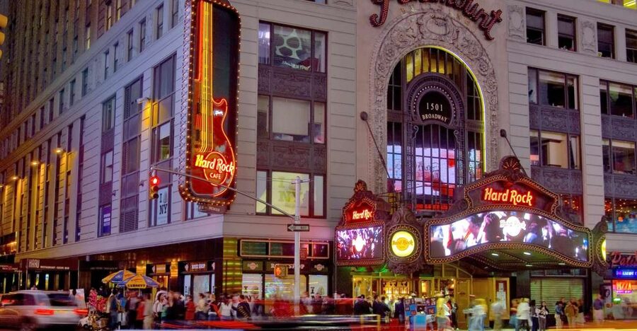 Meal at Hard Rock Cafe New York Times Square - Finding the cafe at 1501 Broadway