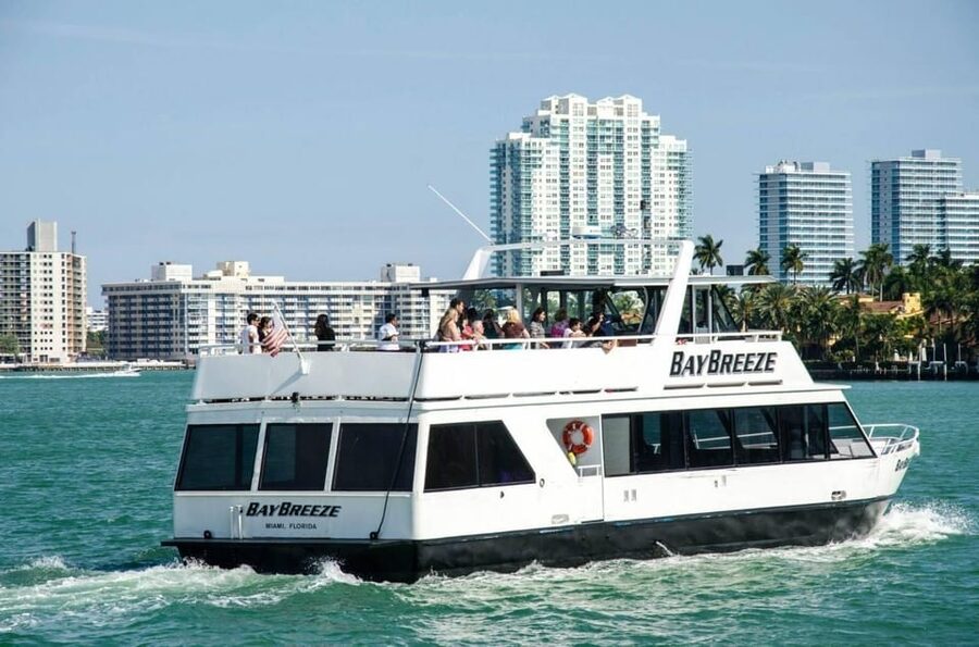 Miami: Biscayne Bay Millionaire's Homes Sightseeing Cruise - Key points to know before you book