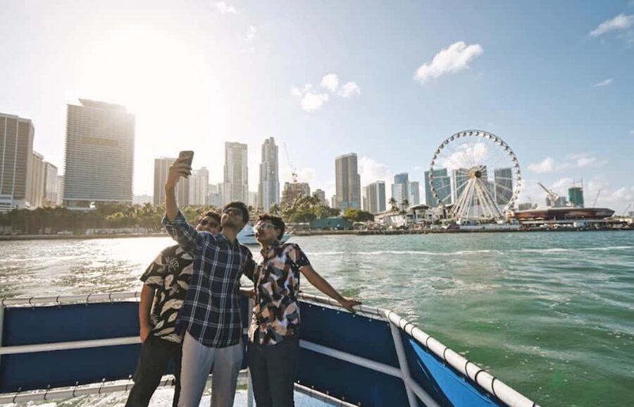 Miami: Biscayne Bay Millionaire's Homes Sightseeing Cruise - PortMiami, cruise ships, and the skyline