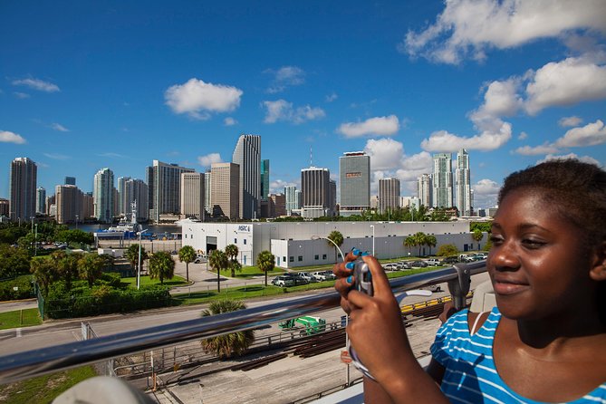 Miami: Hop-on Hop-off Tour + Cruise & Free 1-Hour Bike Rental - The recorded commentary is useful, but check the headphones