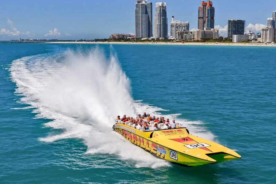 Miami: Sightseeing Speedboat Tour - Fisher Island and Miami Beach from Offshore