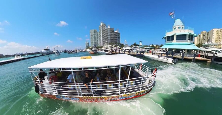 Miami Skyline Cruise of Millionaire Homes - Starting at Bayside Marketplace
