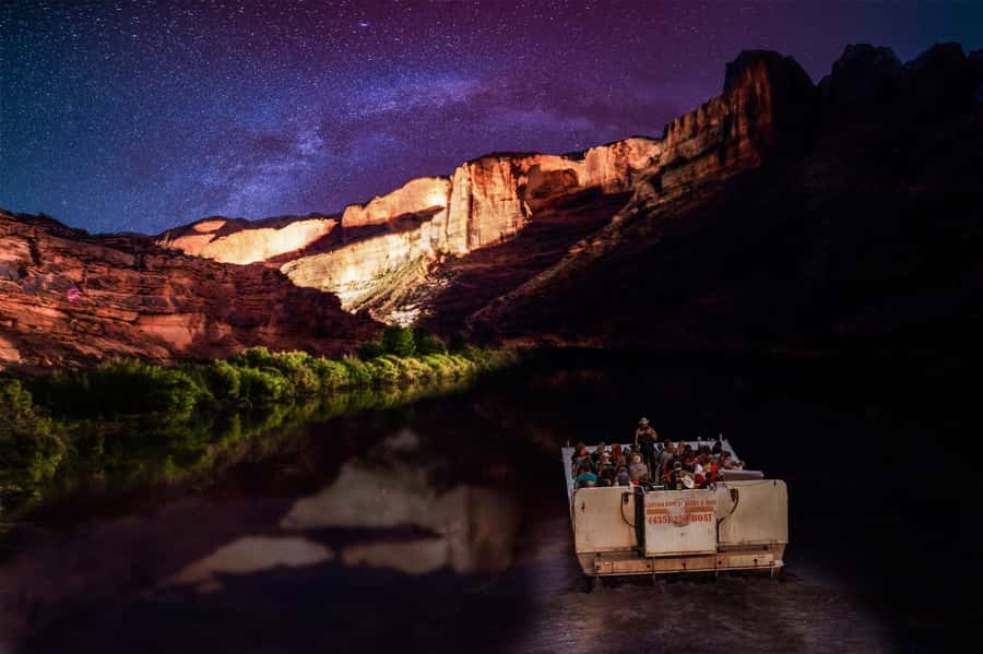 Moab: Colorado River Dinner Cruise with Music and Light Show - Sunset, music, and the canyon wall