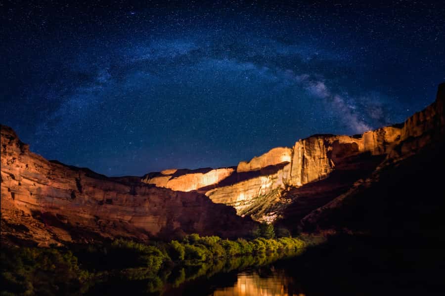 Moab: Colorado River Dinner Cruise with Music and Light Show - The story the show tells