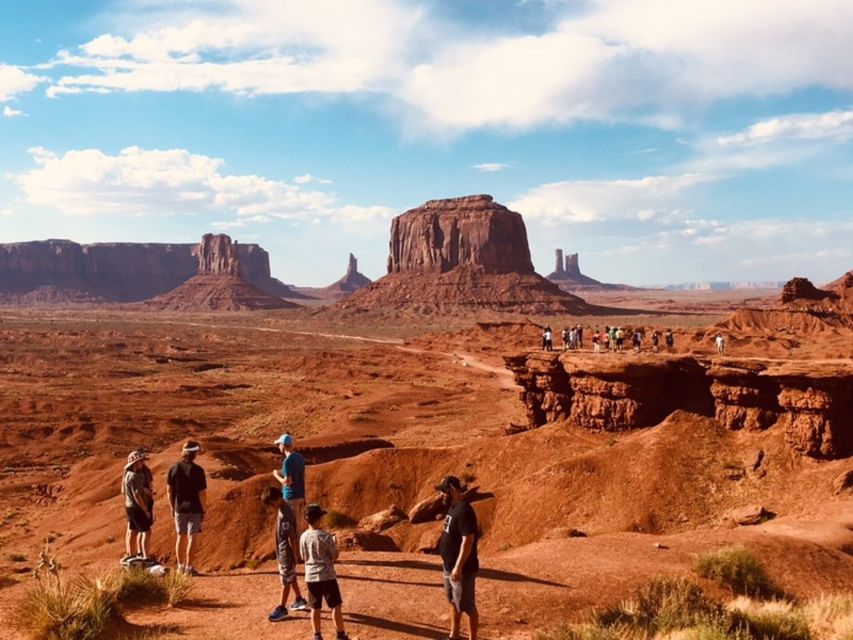 Monument Valley: Highlights Tour with Backcountry Access - Why the backcountry changes the Monument Valley visit